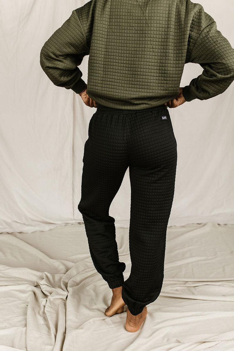 Ampersand Avenue Black &AVE Quilted Joggers - Mauve Street